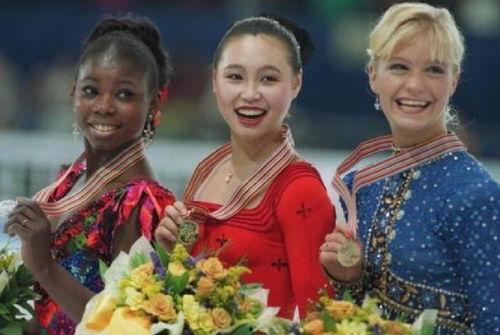 世界冠军大型吃瓜,揭秘赛场背后的趣味瞬间