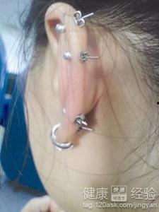 打完耳洞可以吃瓜,打耳洞后的甜蜜瓜果时光